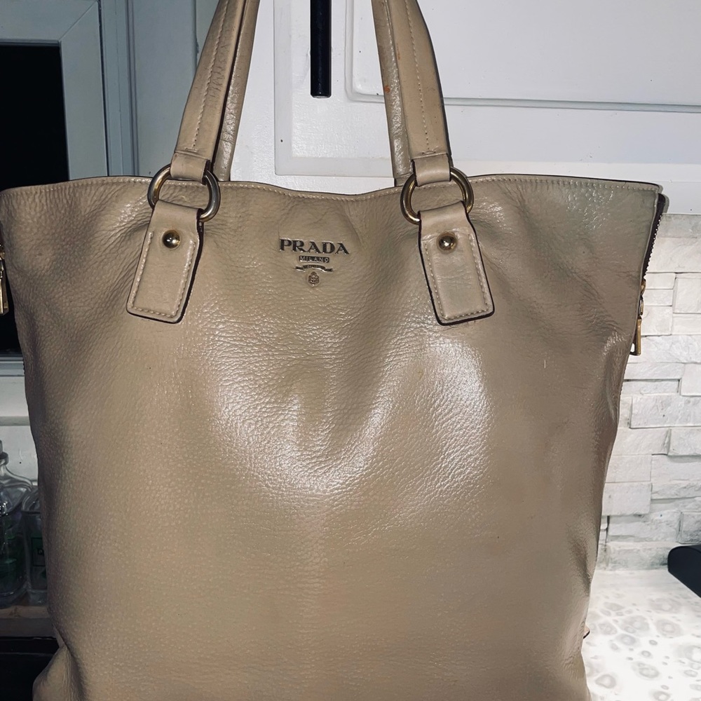 Authentic prada bag - Picture 7 of 7